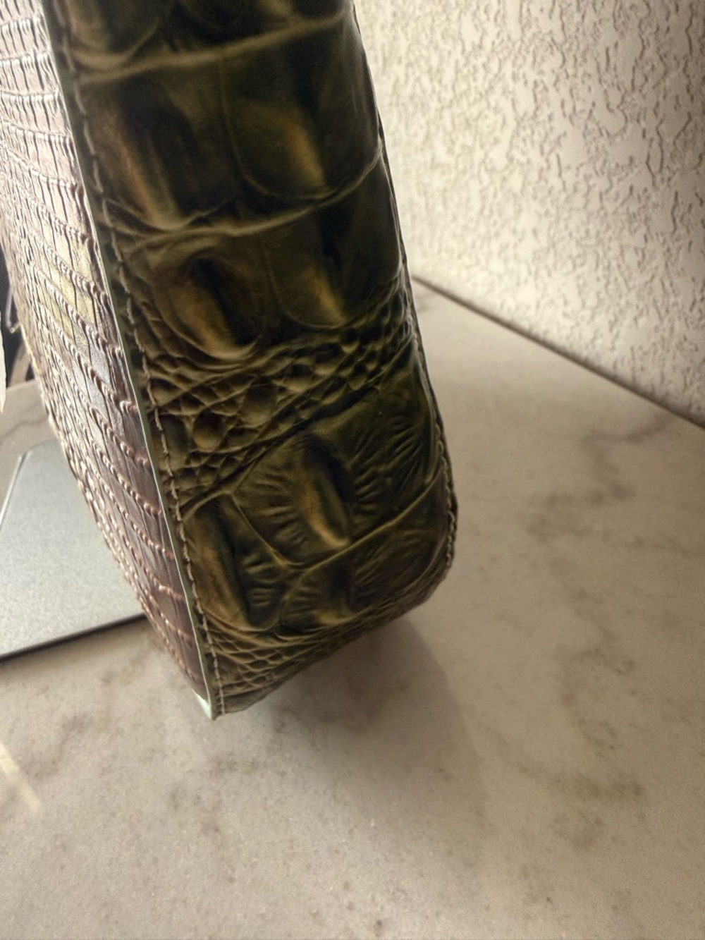 Faux Croc-Embossed Olive & Brown Ombre Shoulder Bag with Gold Turn-Lock-NWT!! - Picture 4 of 9